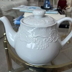 American Living Teapot Set NWT